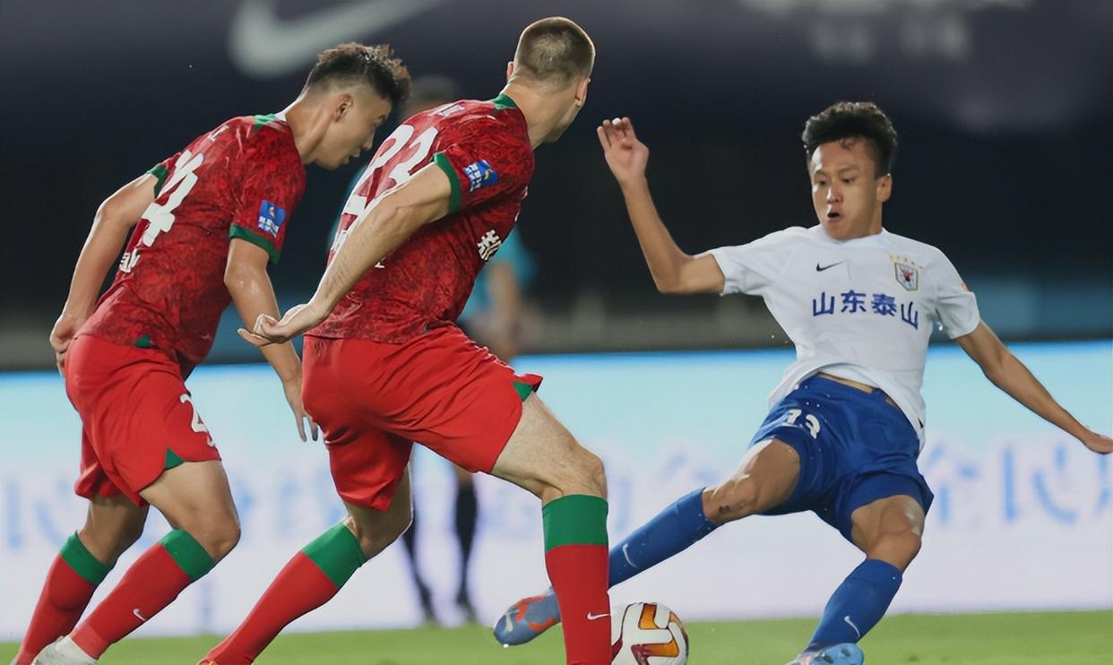 沉重打击!中超劲旅在比赛中遭受关键伤病 沉重打击!中超劲旅在比赛中遭受关键伤病