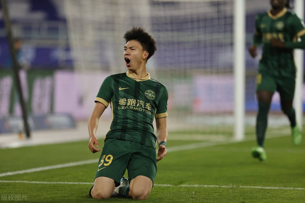 中超联赛强队逐渐崭露头角,新星频现 中超联赛强队逐渐崭露头角,新星频现